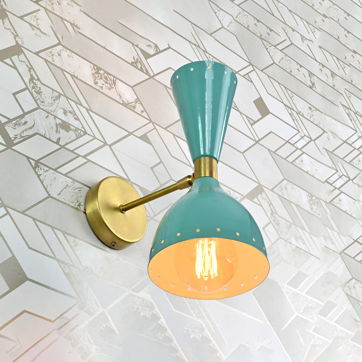Mid-Century Diabolo Style Wall Sconce | Customizable Retro Accent Light Fixture for Modern Interiors - 32584