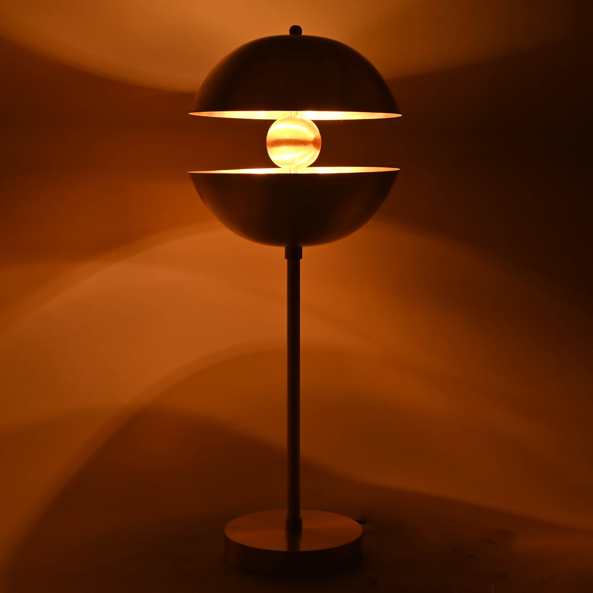 Modern Brass Table Lamp – Sculptural Mid-Century Lighting, Fully Customizable,  - 32345