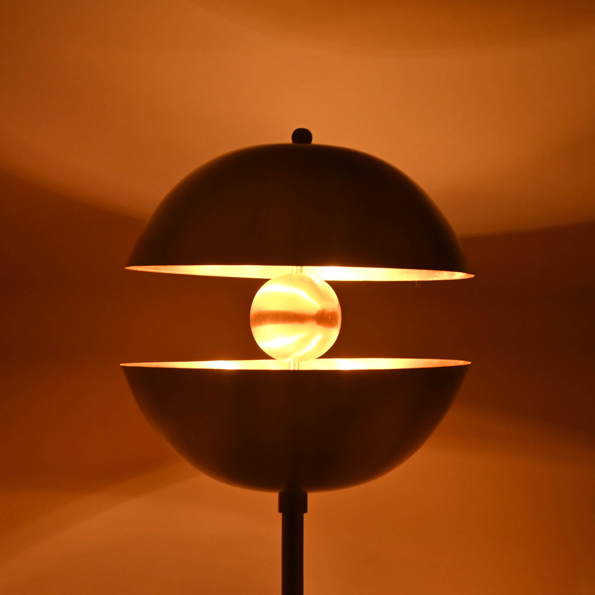 Modern Brass Table Lamp – Sculptural Mid-Century Lighting, Fully Customizable,  - 32345