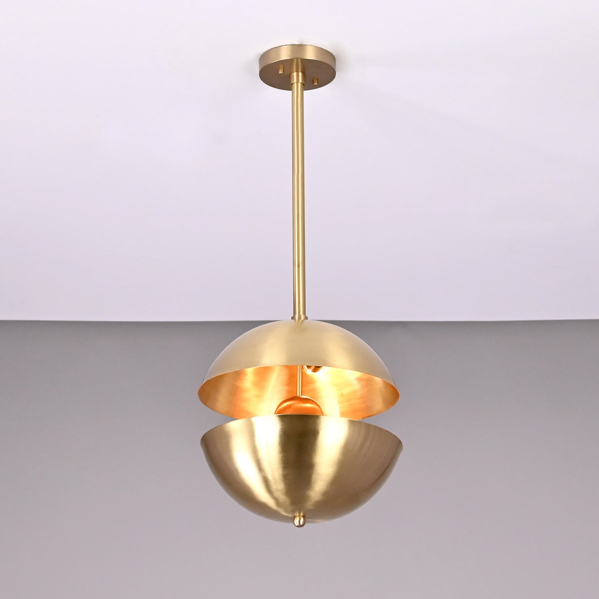 Modern Brass Pendant Light | Customizable Mid-Century Ceiling Lamp - 32346