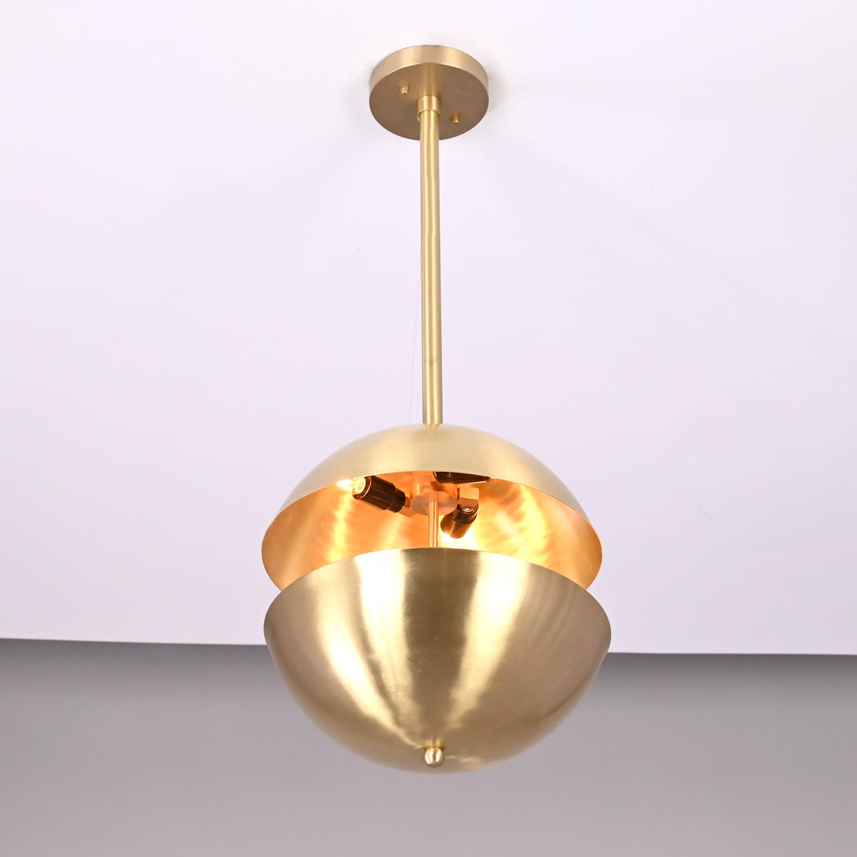Modern Brass Pendant Light | Customizable Mid-Century Ceiling Lamp - 32346