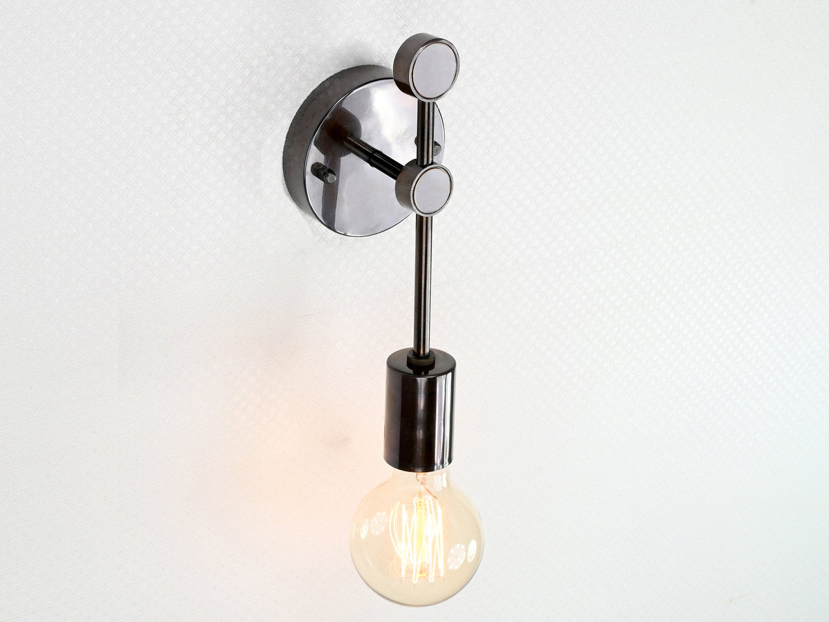 Minimalist Art Deco Brass Wall Sconce Design | Customizable Vintage-Style Vertical Light Fixture - 32540