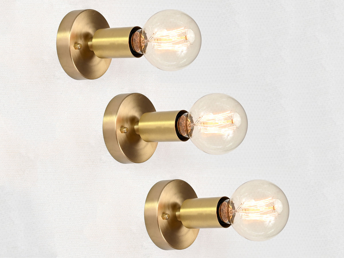 Minimalist Contemporary Customizable Wall Sconce – Sleek Single-Light Brass Fixture for Modern Interiors - 32555