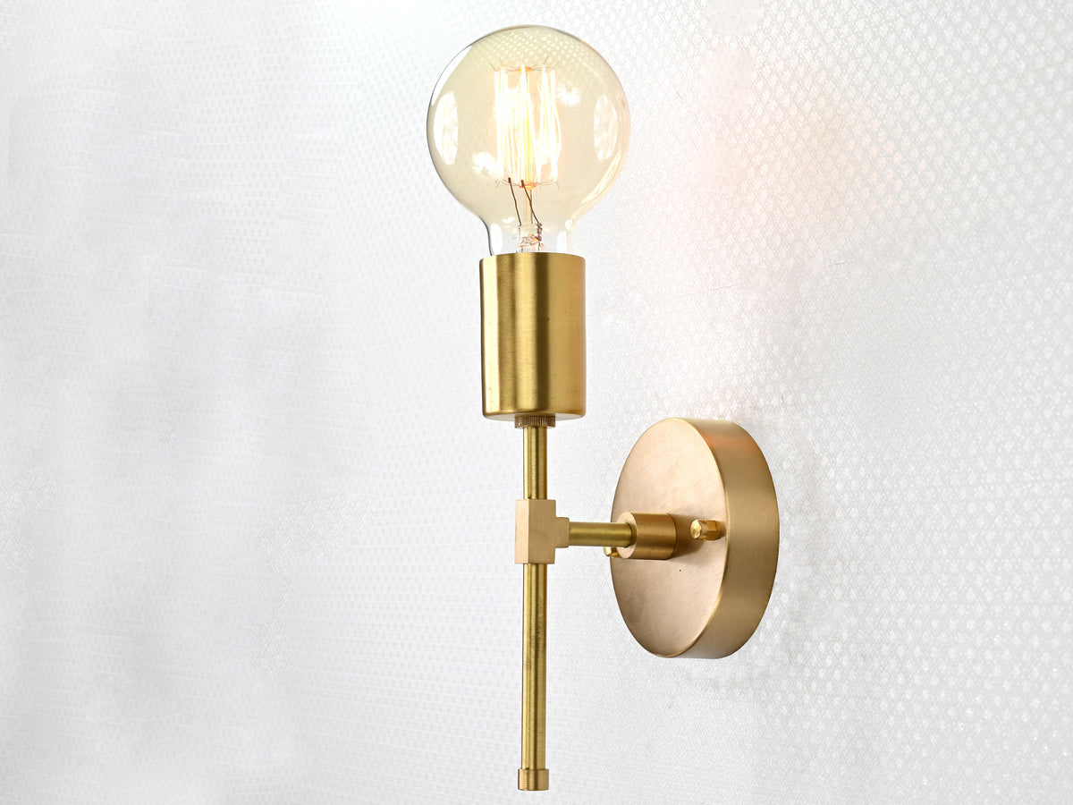Modern Minimalist Brass Wall Sconce | Customizable Vertical Light for Hallway, Vanity, Bedside Use - 32573