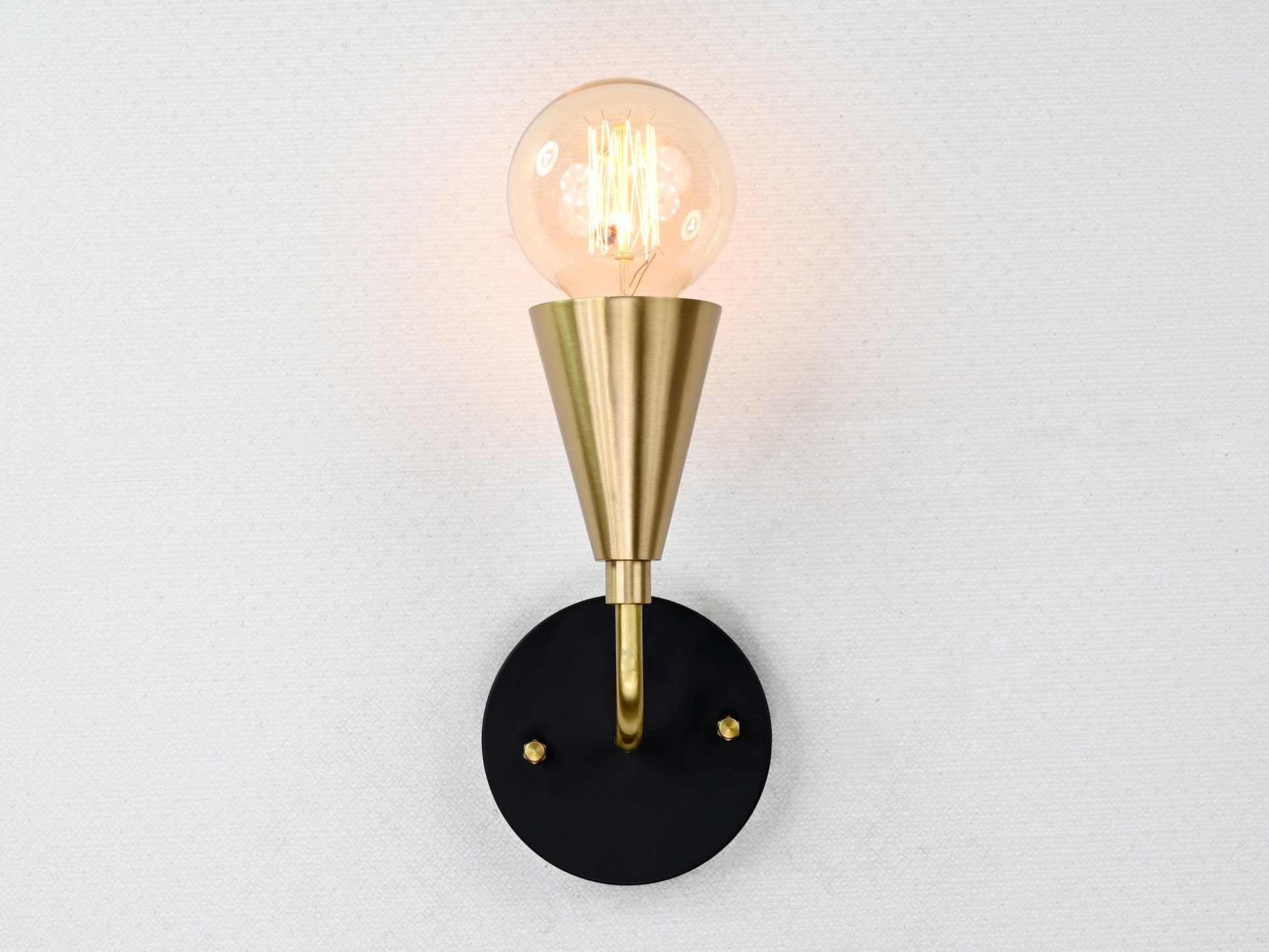 Single Bulb Wall Sconce - 32578