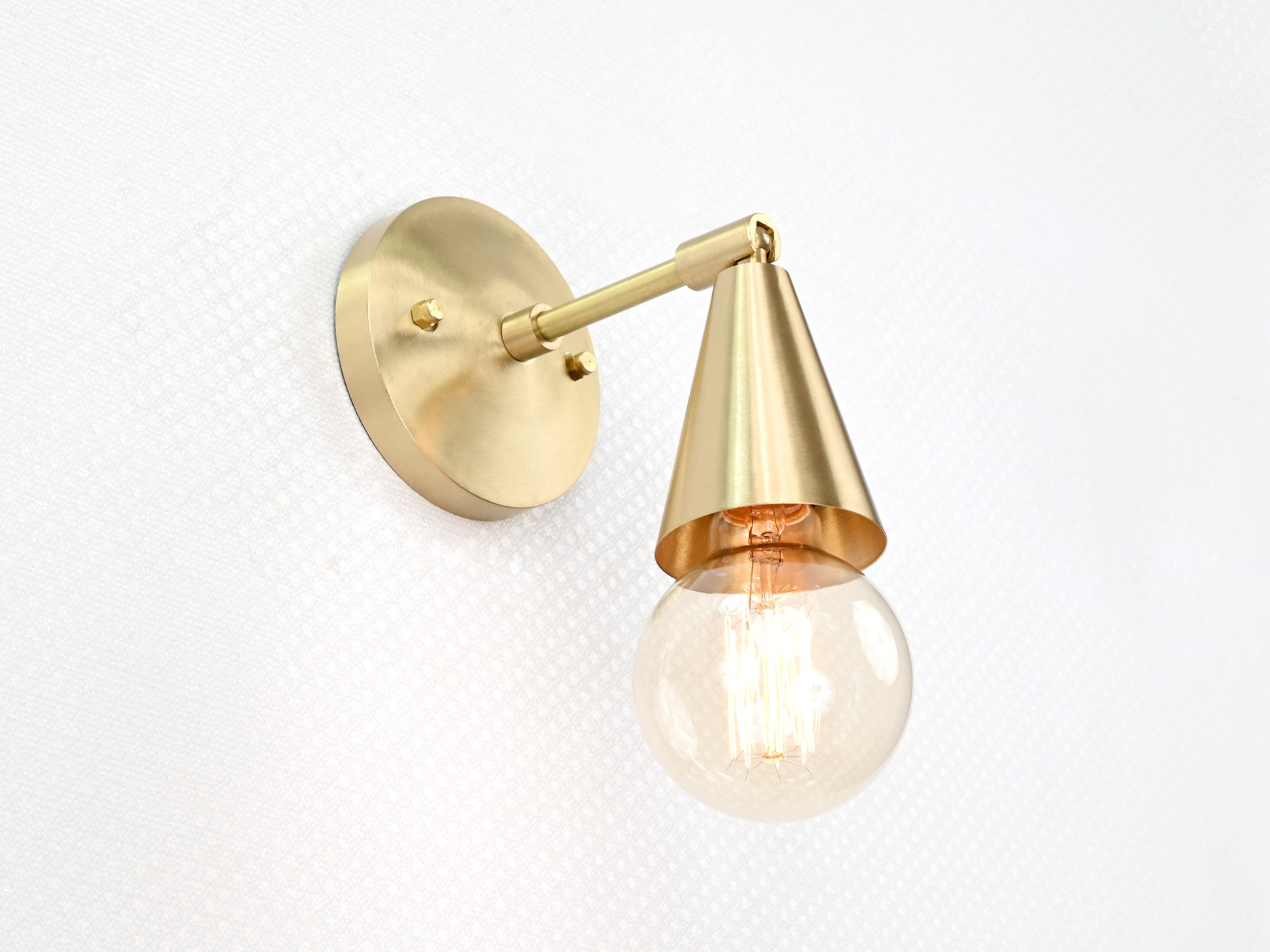 Single Bulb Brass Adjustable Vanity light - 32579