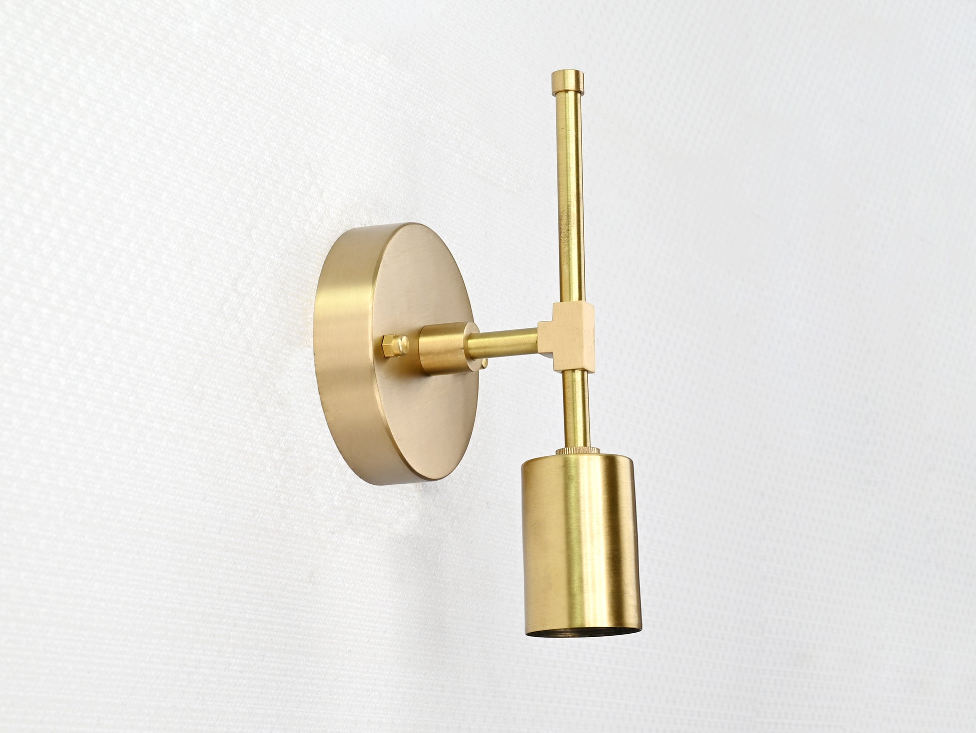 Single Bulb Brass Adjustable Vanity light - 32580