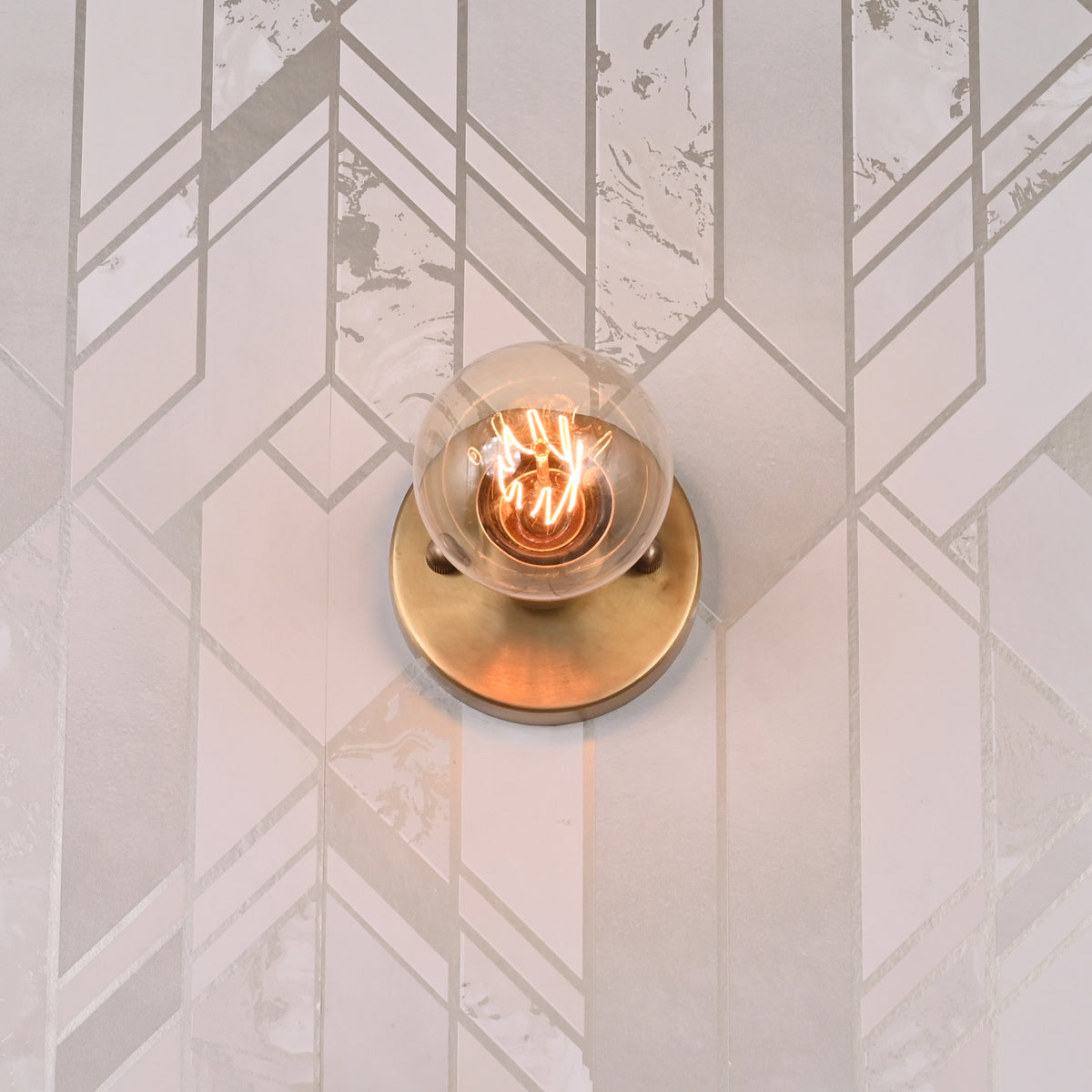 Industrial Minimalist Brass Wall Sconce | Customizable Single-Light Fixture for Modern Home Interiors - 32618