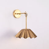 Siena Petalia – Scalloped Brass Wall Sconce – 1-Light – 10" x 13"